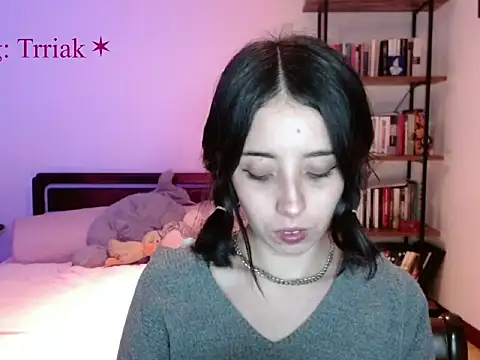 Snapshot of babyluna_8_8 chatting on 04/19/26, 12:43 babyluna 8 8 online show from 04/19/26, 12:43