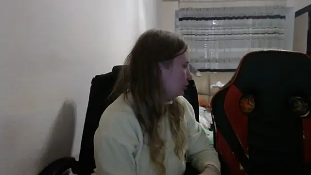 PeterAndJen online show from 11/05/25, 07:14