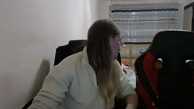 PeterAndJen online show from 11/06/25, 07:26