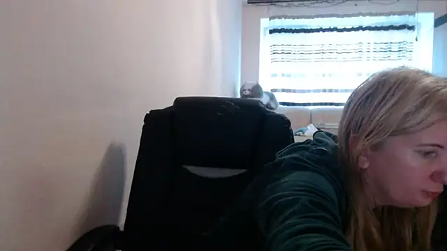 PeterAndJen online show from 05/16/26, 04:42