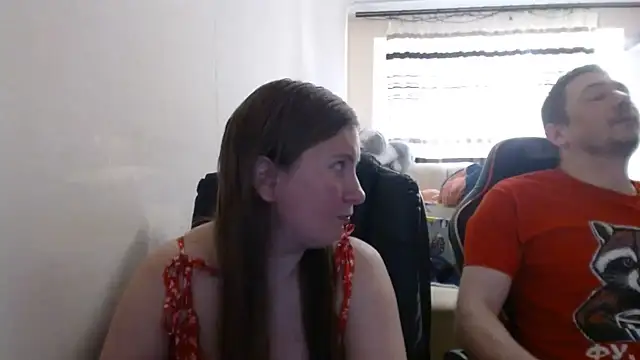 Snapshot of PeterAndJen chatting on 07/12/26, 05:26 PeterAndJen online show from 07/12/26, 05:26
