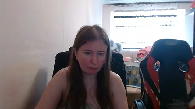 Snapshot of PeterAndJen chatting on 07/14/26, 10:21 PeterAndJen online show from 07/14/26, 10:21