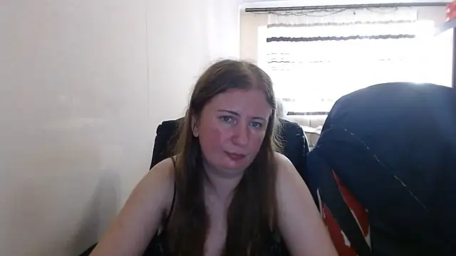 Snapshot of PeterAndJen chatting on 07/15/26, 05:29 PeterAndJen online show from 07/15/26, 05:29