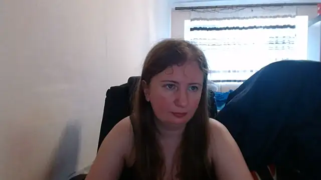 Snapshot of PeterAndJen chatting on 07/19/26, 06:28 PeterAndJen online show from 07/19/26, 06:28