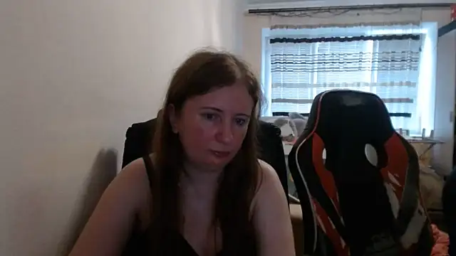 Snapshot of PeterAndJen chatting on 07/19/26, 06:44 PeterAndJen online show from 07/19/26, 06:44
