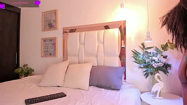 Snooky Clinton online show from 03/08/25, 03:06