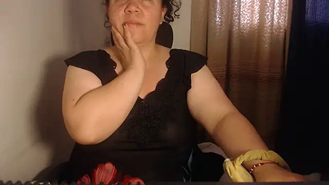 Snapshot of agathamiller01 chatting on 06/18/26, 12:31 agathamiller01 online show from 06/18/26, 12:31