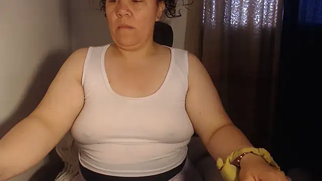 Snapshot of agathamiller01 chatting on 07/06/26, 11:29 agathamiller01 online show from 07/06/26, 11:29