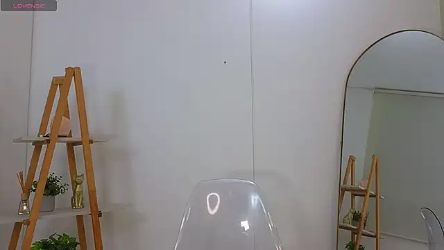 bella  adams online show from 04/16/26, 11:44