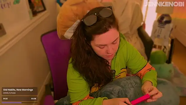 Snapshot of JennKenobi chatting on 09/10/25, 03:23 JennKenobi online show from 09/10/25, 03:23