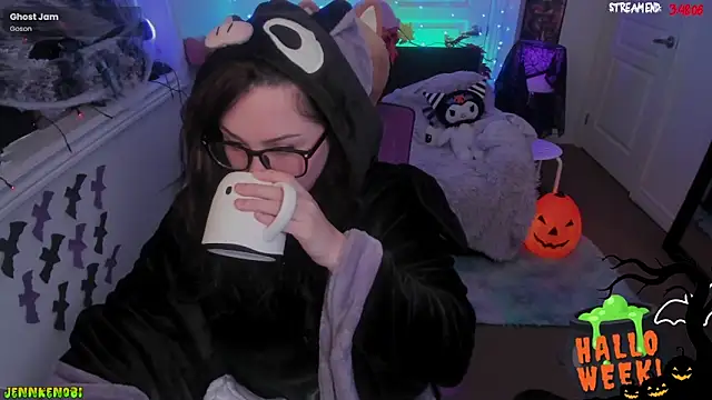 Snapshot of JennKenobi chatting on 10/27/25, 02:43 JennKenobi online show from 10/27/25, 02:43