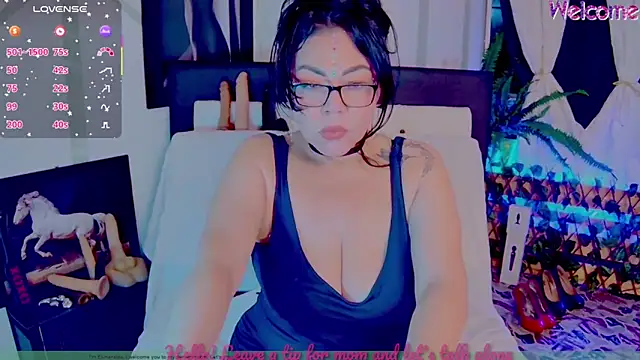 Snapshot of Mommy-pervert chatting on 03/16/25, 06:42 Mommy-pervert online show from 03/16/25, 06:42