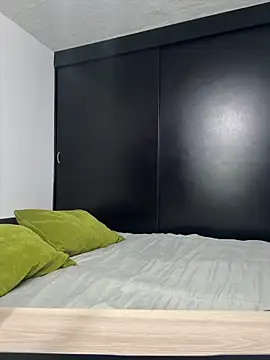 Angela isabella online show from 11/12/25, 09:58