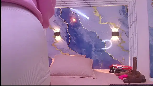 lorrayne  online show from 10/17/25, 12:08