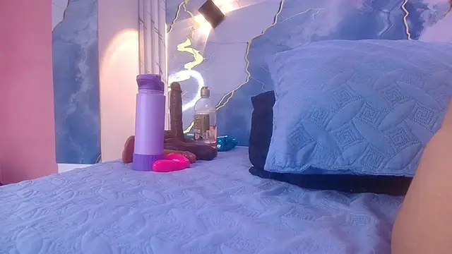 lorrayne  online show from 11/17/25, 12:22