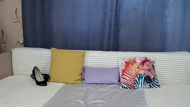 Emilyzest777 online show from 02/03/25, 05:40