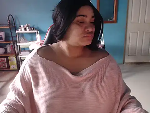 Snapshot of Hilarybunnyy chatting on 06/13/26, 06:39 Hilarybunnyy online show from 06/13/26, 06:39