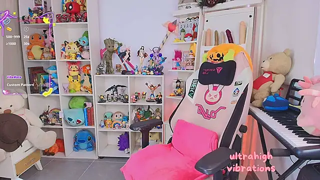 meda kawaii  online show from 10/31/25, 04:52