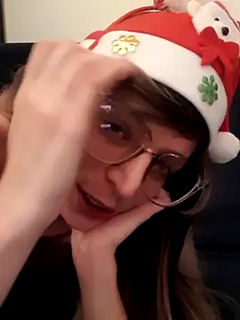 Snapshot of LouGabriel chatting on 12/22/24, 06:37 LouGabriel online show from 12/22/24, 06:37