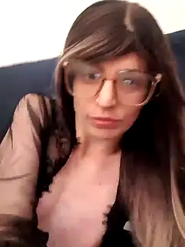 Snapshot of LouGabriel chatting on 02/16/25, 08:21 LouGabriel online show from 02/16/25, 08:21