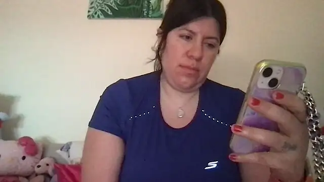Snapshot of HYPHYtype chatting on 06/19/26, 10:24 HYPHYtype online show from 06/19/26, 10:24