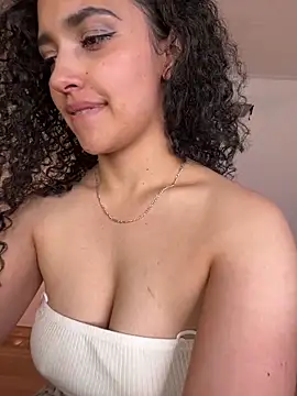 Lucy Marin online show from 01/25/25, 01:43