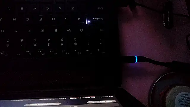 Snapshot of atlwebbie75 chatting on 10/28/25, 12:52 atlwebbie75 online show from 10/28/25, 12:52