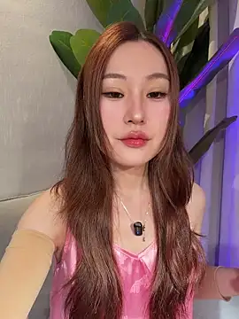 Snapshot of sphynx-_- chatting on 05/28/26, 11:51 sphynx- - online show from 05/28/26, 11:51