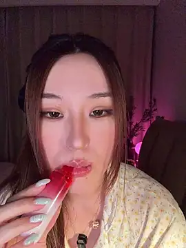 Snapshot of sphynx-_- chatting on 07/21/26, 03:25 sphynx- - online show from 07/21/26, 03:25