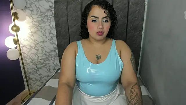 Snapshot of CelestteSweett chatting on 12/17/24, 04:12 CelestteSweett online show from 12/17/24, 04:12