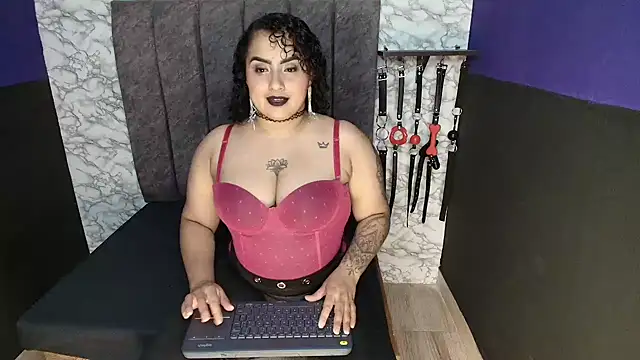 Snapshot of CelestteSweett chatting on 01/28/25, 02:32 CelestteSweett online show from 01/28/25, 02:32