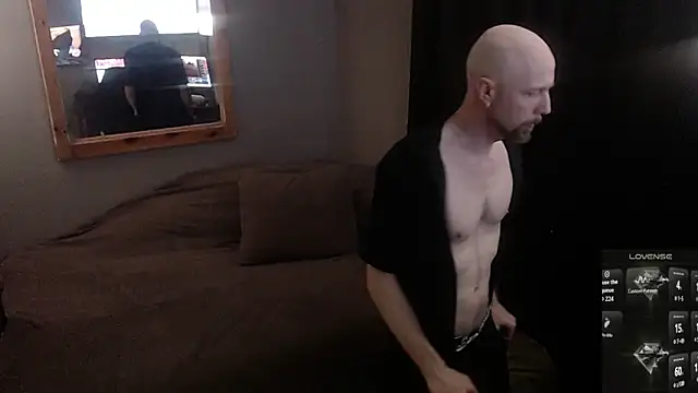 MaxRouger online show from 03/26/26, 05:13