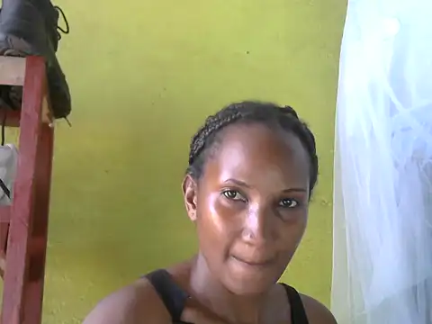 Snapshot of Athena_2019 chatting on 10/20/25, 08:26 Athena 2019 online show from 10/20/25, 08:26