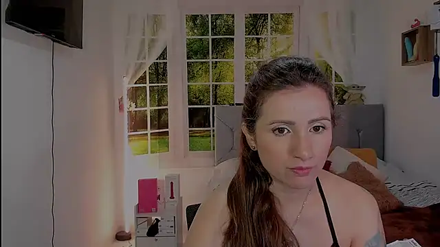 Snapshot of vanessabrown_ chatting on 05/02/26, 01:27 vanessabrown online show from 05/02/26, 01:27