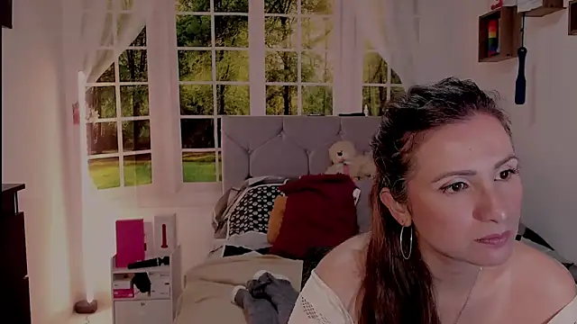 Snapshot of vanessabrown_ chatting on 05/28/26, 03:04 vanessabrown online show from 05/28/26, 03:04
