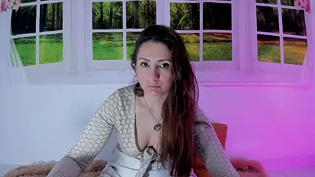 vanessabrown  online show from 07/18/26, 07:17