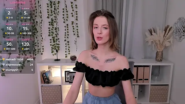 Snapshot of Salme_Sweet chatting on 02/13/25, 02:01 Salme Sweet online show from 02/13/25, 02:01