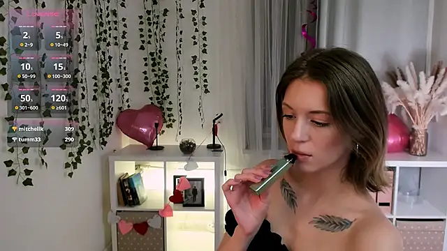 Snapshot of Salme_Sweet chatting on 02/17/25, 10:07 Salme Sweet online show from 02/17/25, 10:07