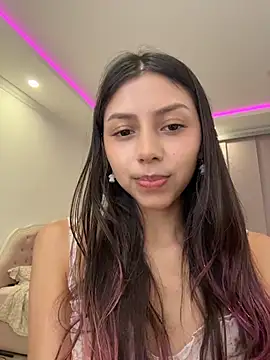 Snapshot of Sensualtease chatting on 04/30/26, 12:17 Sensualtease online show from 04/30/26, 12:17