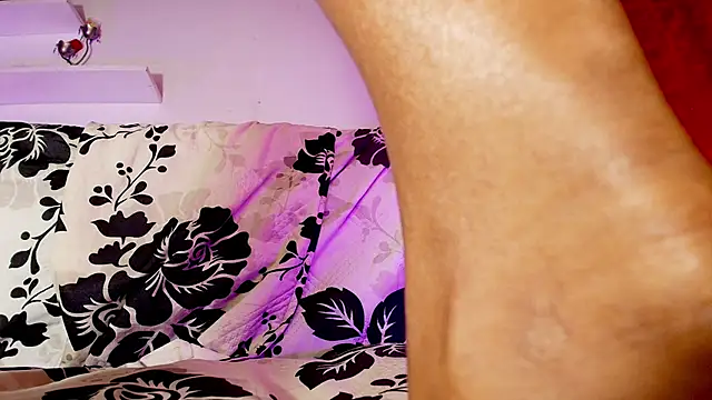 sofi decker online show from 02/22/25, 09:23