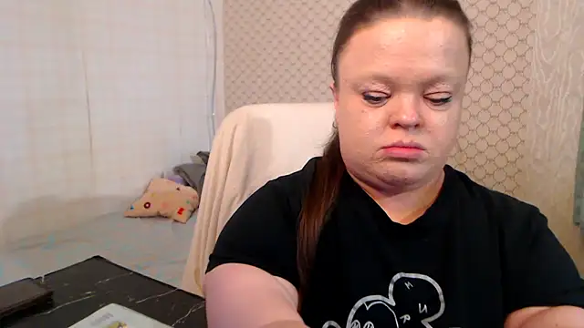 Snapshot of Janiffer_MiMi chatting on 05/27/26, 01:57 Janiffer MiMi online show from 05/27/26, 01:57