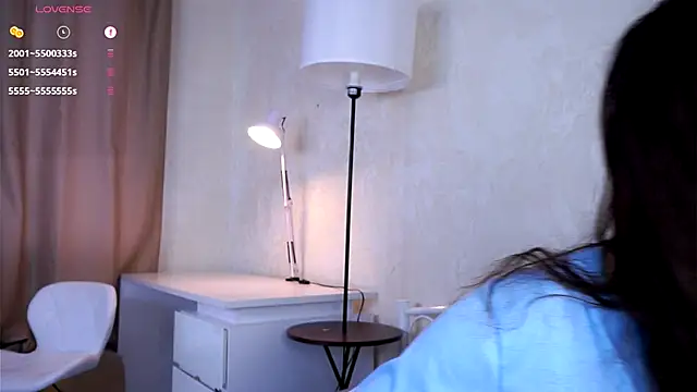 Holla Molly online show from 10/27/25, 05:11