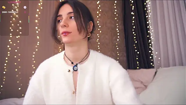 Holla Molly online show from 01/18/26, 05:55