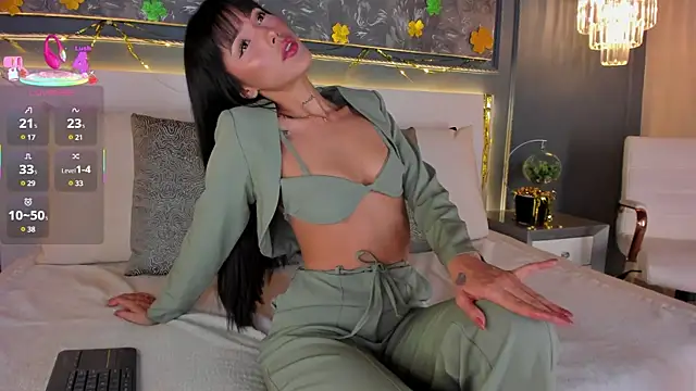 evamoretti online show from 03/18/25, 01:21