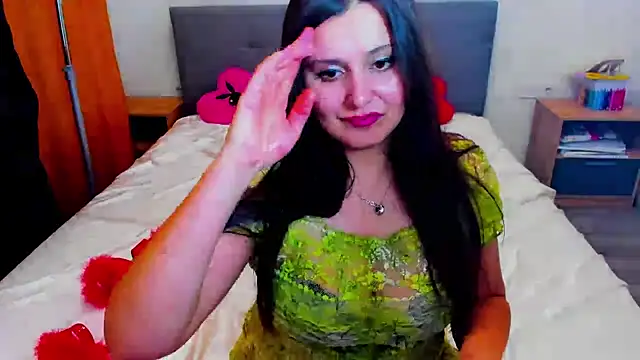 Snapshot of pinupmod chatting on 01/01/25, 07:53 pinupmod online show from 01/01/25, 07:53