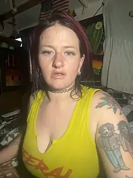 Snapshot of 1-800-FUCKYOU chatting on 12/31/24, 12:32 1-800-FUCKYOU online show from 12/31/24, 12:32