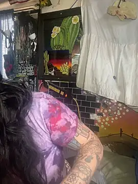 Snapshot of 1-800-FUCKYOU chatting on 01/01/25, 08:04 1-800-FUCKYOU online show from 01/01/25, 08:04