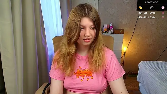 Snapshot of Vivian_cutie chatting on 11/02/25, 12:29 Vivian cutie online show from 11/02/25, 12:29