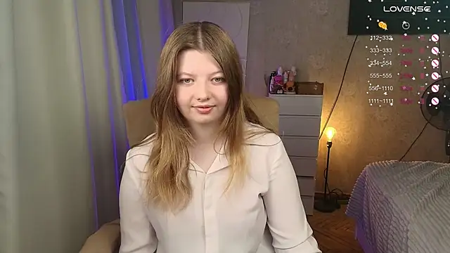 Snapshot of Vivian_cutie chatting on 01/14/26, 02:33 Vivian cutie online show from 01/14/26, 02:33