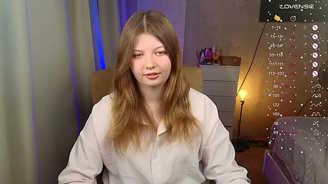 Snapshot of Vivian_cutie chatting on 02/26/26, 03:33 Vivian cutie online show from 02/26/26, 03:33